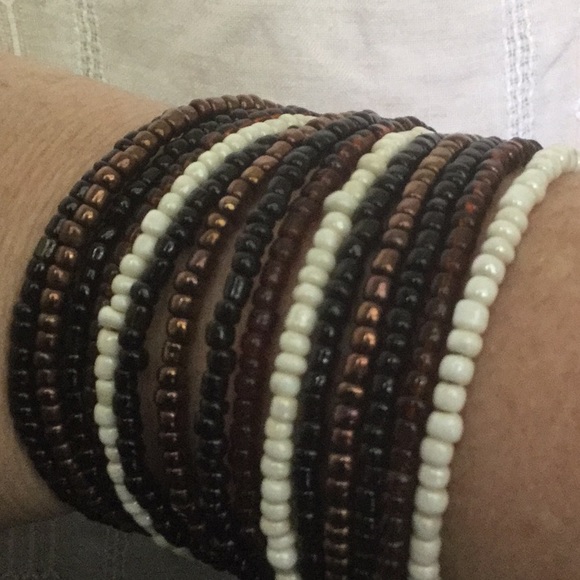 15 Beaded Bracelets Attached Together At Open Cuff - Picture 3 of 5